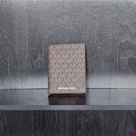 Michael Kors Brown Monogram Wallet - Picture 1 of 4
